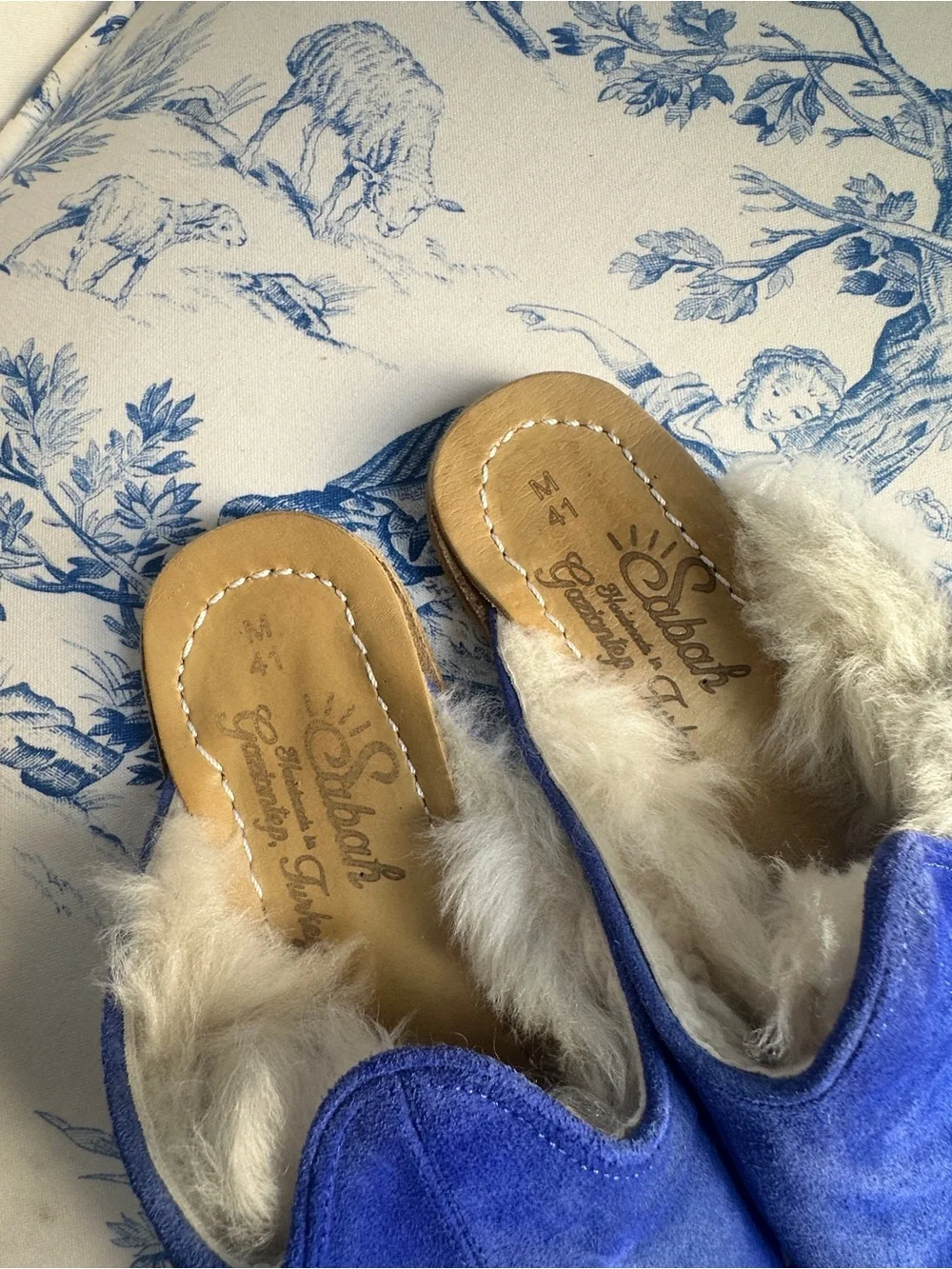 Mens Sabah Electric Blue Shearling Slip Ons sz 41